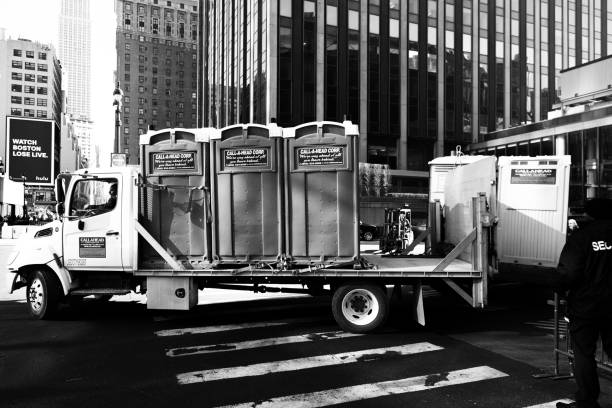 Best Portable restroom trailer rental  in Creve Coeur, IL